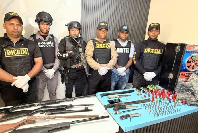 Ocupan armas de fuego, municiones y pertrechos militares en Enriquillo, Barahona