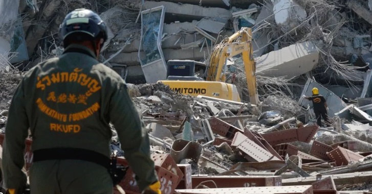 Aumentan a más de 1.000 los muertos y 2.300 los heridos por terremoto en Birmania