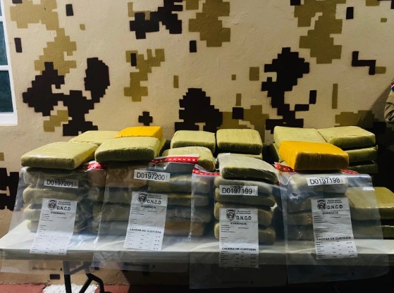 CESFRONT y DNCD decomisan más de 293 libras de presumible marihuana en Pedernales