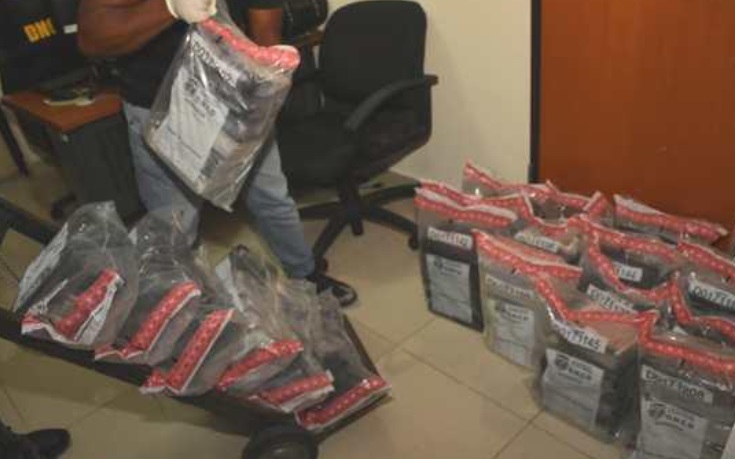 La DNCD ocupa 548 paquetes cocaína en lancha en Pedernales