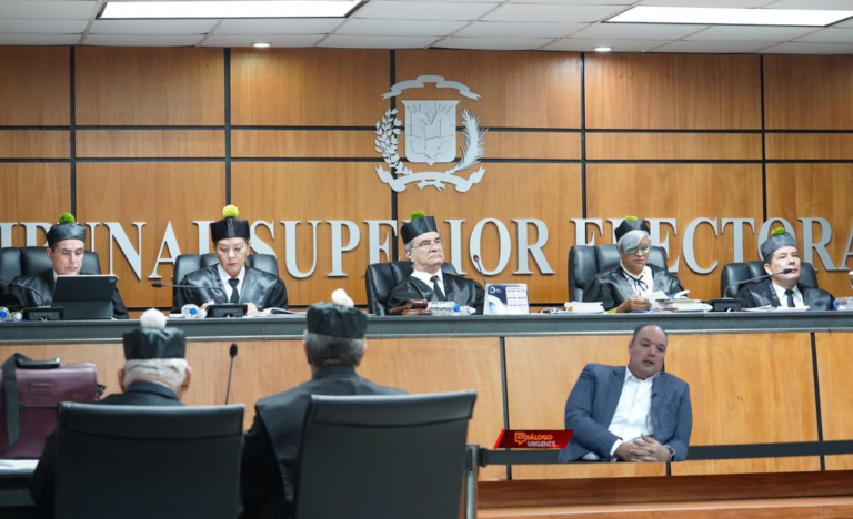 TSE rechaza la impugnación sobre elección de miembros del Comité Político PLD sometida por José del Castillo Saviñón