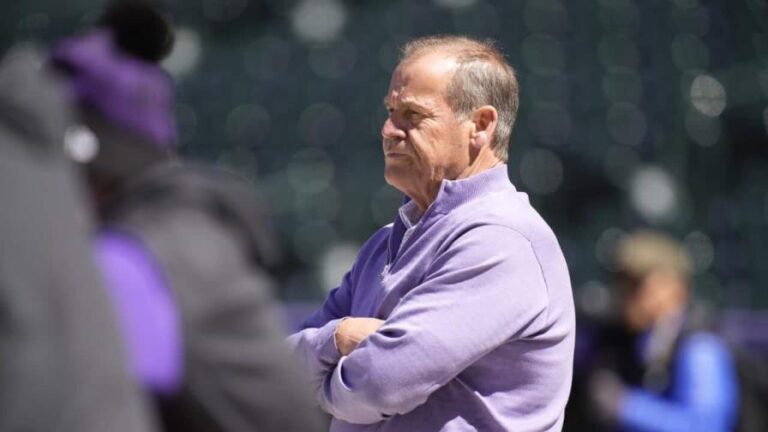 El dueño de los Rockies: «Un tope salarial es la única manera de arreglar las Grandes Ligas»