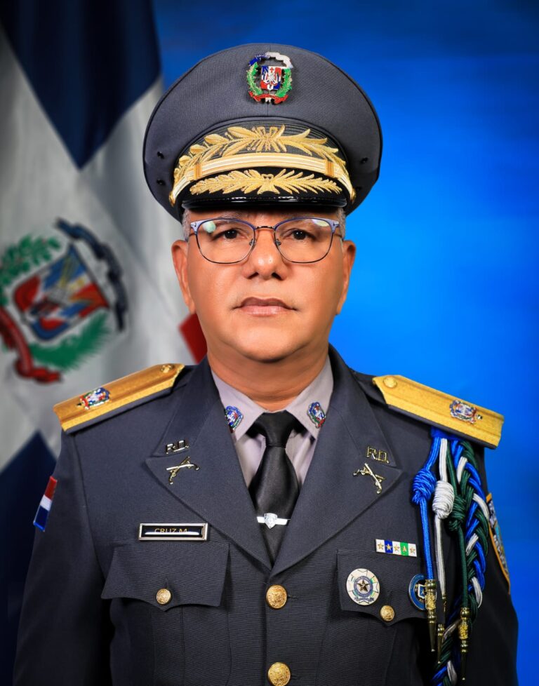 Presidente Abinader designa al general Pascual Cruz Méndez como director general de DIGESETT