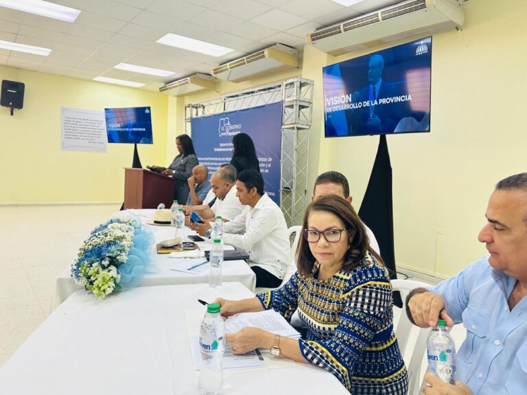 Gobierno en las Provincias: Digna Reynoso encabeza reuniones de levantamiento de solicitudes en Monseñor Nouel