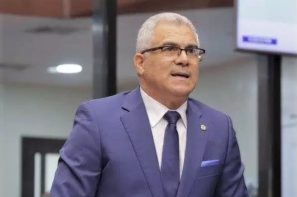 Exsenador de la Fuerza del Pueblo es nombrado en un alto cargo del Gobierno