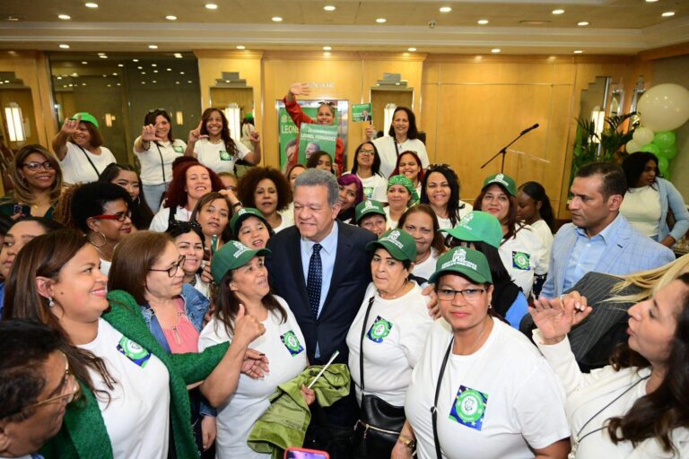 Leonel destaca a las mujeres dominicanas como “el corazón de la nación” y reafirma su compromiso con la igualdad