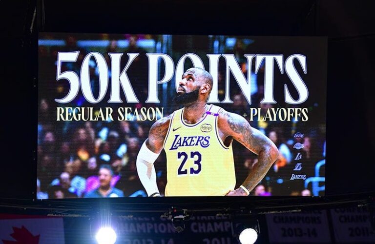 LeBron James, primer jugador en alcanzar los 50.000 puntos en su carrera