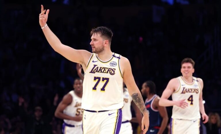 Los Lakers culminan el doblete ante los Clippers
