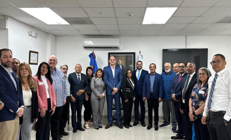 Notarios y Promese/cal buscan transparentar honorarios y fortalecer servicios