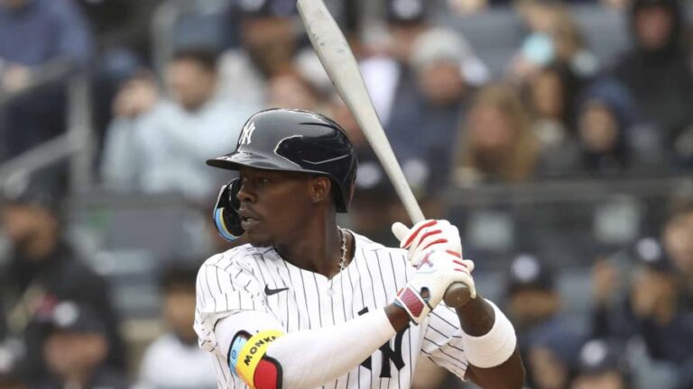 Nuevo modelo de bates de Yankees destacan tras récord de jonrones contra Cerveceros