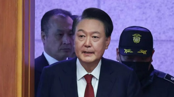 Yoon es liberado de su detención tras la aceptación de su solicitud por un tribunal