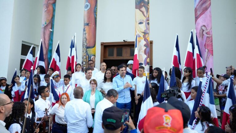 Roberto Ángel: “Llenar el país de escuelas de arte es un objetivo fundamental para el gobierno de Abinader”