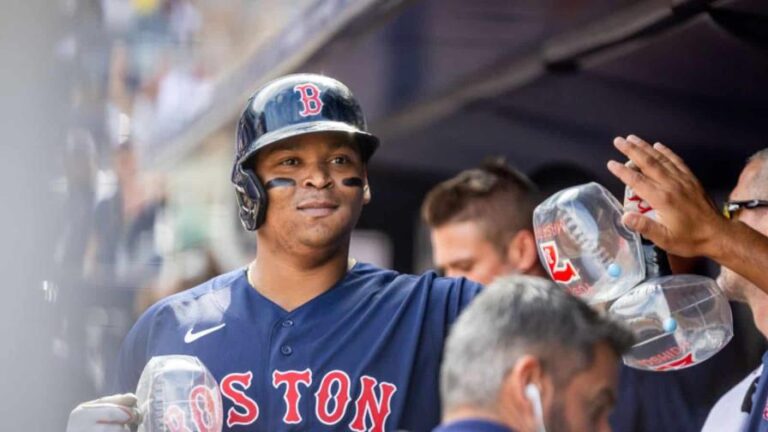 Rafael Devers se declara dispuesto a jugar como bateador designado