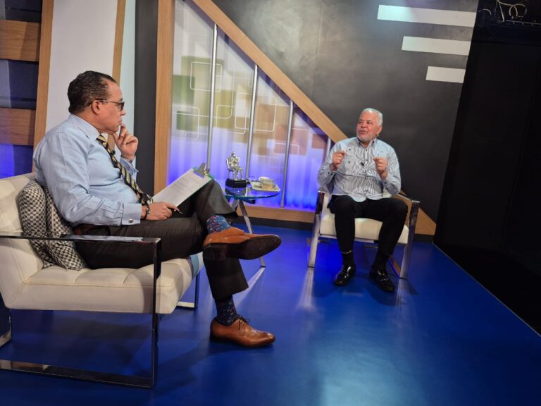 Rafael Salazar: “EGEHID busca aportar 1,500 megas; debe cumplirse Pacto del Agua; aspirantes deben ser prudentes”