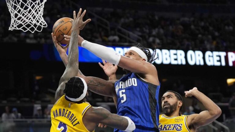 Wagner y Banchero lideran victoria del Magic ante Lakers, que suman 3 derrotas seguidas