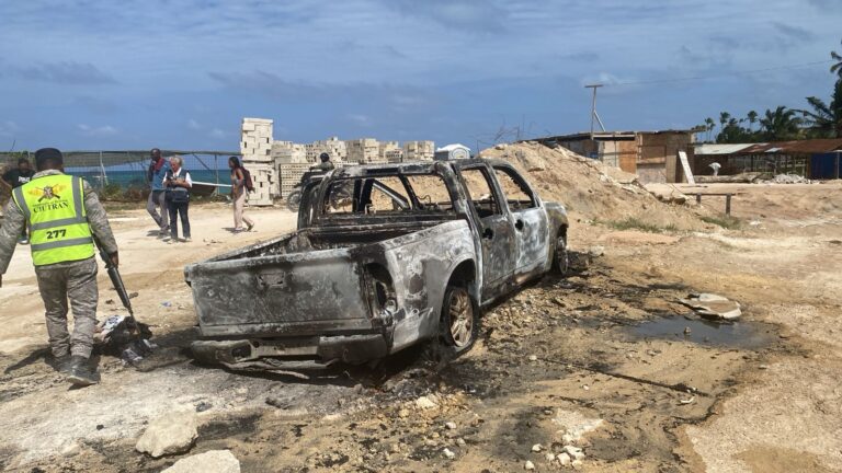 Policía aclara disturbios de haitianos en Uvero Alto fueron porque ingenieros no querían pagarles