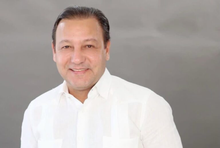 Abel Martínez se muestra en desacuerdo con la fusión de ministerios y plantea alternativas para fortalecer la educación