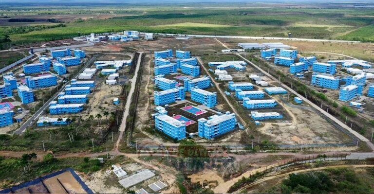 Ministro de la Vivienda asegura cárcel de Las Parras será entregada antes de agosto