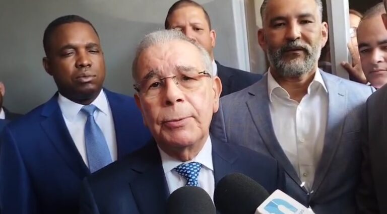 Reportaje- Danilo dice que Abinader responde con evasivas y sin tener una respuesta preparada por hablar diario