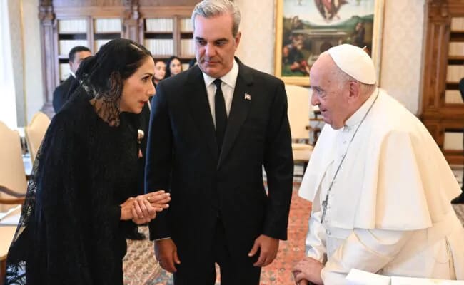 Presidente Abinader asistirá junto a su esposa Raquel Arbaje a la misa funeral de Su Santidad el papa Francisco