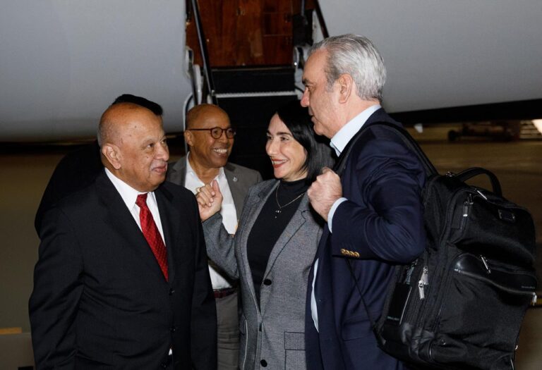 Presidente Abinader llega a Roma y dice Papa Francisco dejó huellas positivas