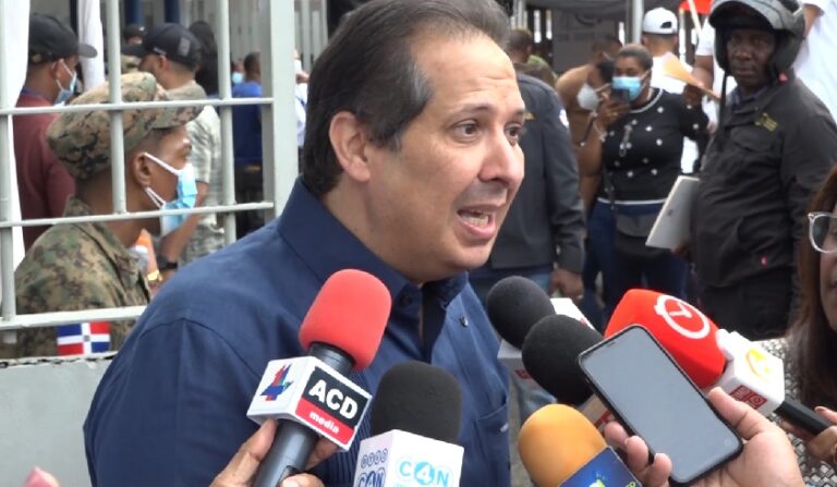 Ministro de Salud Pública informa se elevan a 225 los fallecidos por tragedia del Jet Set