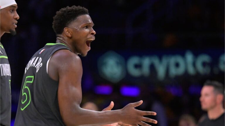 Minnesota aplasta a los Lakers y hurta el factor cancha