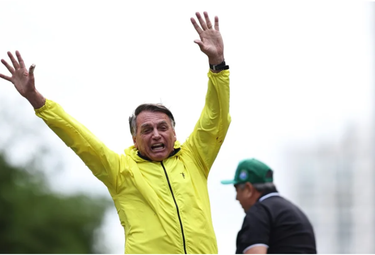 Multitud aclama a Bolsonaro mientras denuncia ser perseguido como Trump y Le Pen