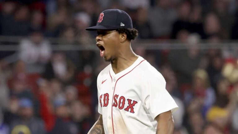 Bello conduce a Medias Rojas a victoria sobre Marineros en su retorno tras lesión de hombro