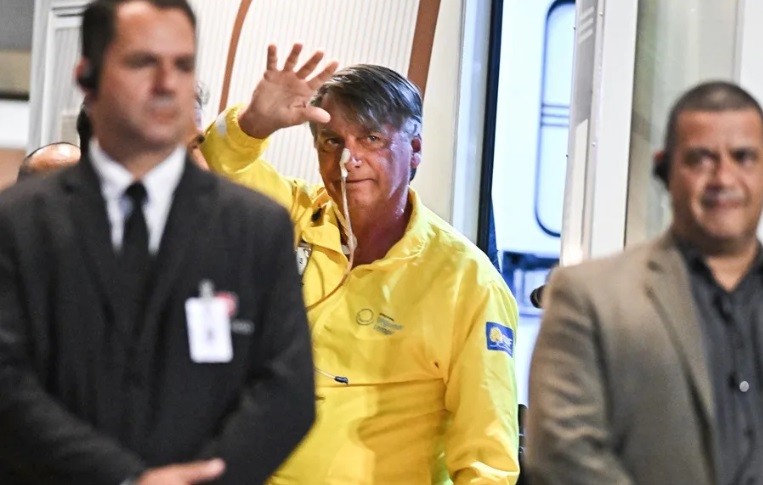Bolsonaro sale de cuidados intensivos tras operación por obstrucción intestinal
