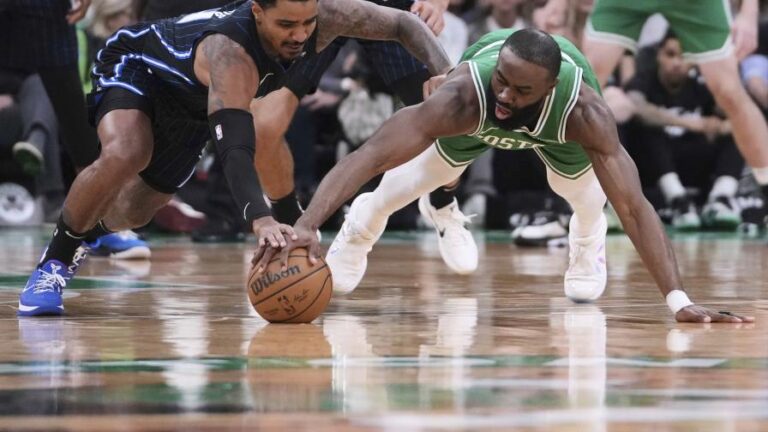 Brown anota 36 puntos y Celtics derrotan 109-100 Magic, aun sin Tatum en duelo de playoffs