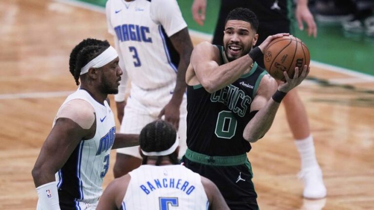 Celtics, campeones defensores, apabullan al Magic y ganan la serie de playoffs por 4-1