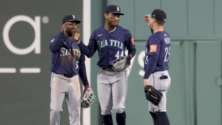 Con 7 ponches de Hancock y jonrón de Crawford, Marineros vencen 8-5 a Medias Rojas
