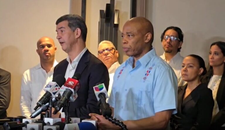 Alcalde de NY ofrece a RD consejeros, expertos y “todo lo que sea necesario” para ayudar a lidiar con tragedia Jet Set