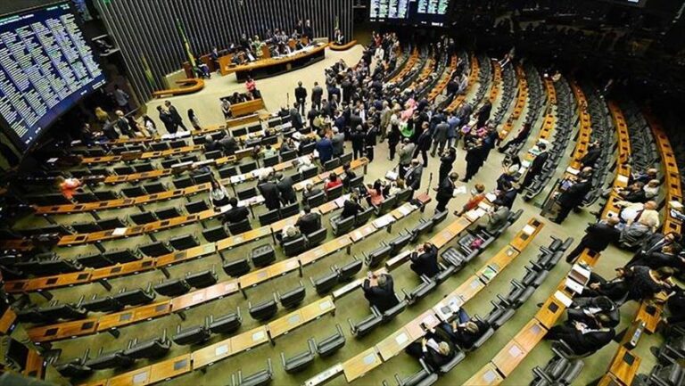 El Congreso de Brasil aprueba una ley para tomar represalias contra los aranceles de Trump