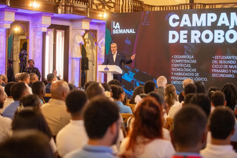 Presidente invita a Leonel, Hipólito y Danilo para hablar de la situación de Haití