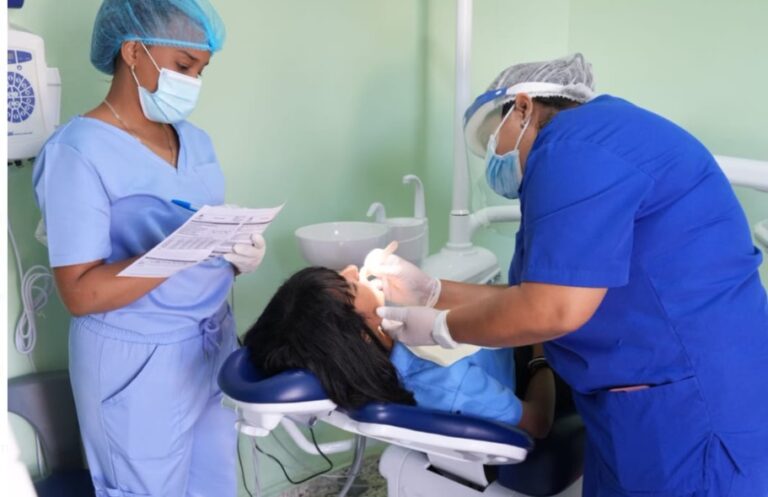 INABIE amplia servicios bucales gratuitos con 54 módulos fijos en escuelas a nivel nacional para atender a los estudiantes