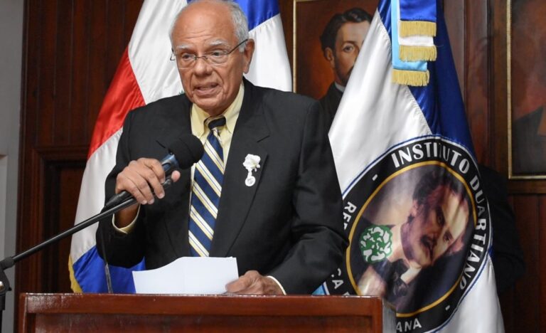 Destituyen al presidente del Instituto Duartiano, por ir de la mano con los haitianos indocumentados