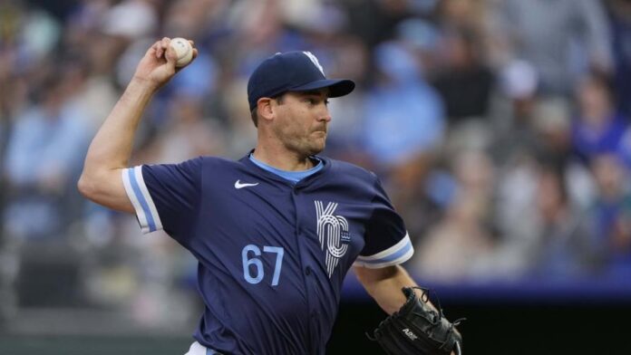 Seth Lugo domina y los Reales