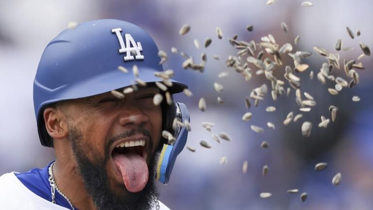 Teoscar Hernández disparó su jonrón 200 y los Dodgers remontan a los Piratas