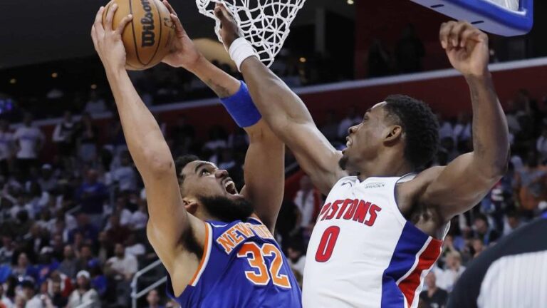 Towns guía a Knicks sobre Pistons para tomar ventaja de 2-1 en la serie de primera ronda