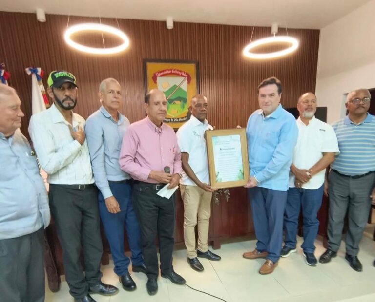 Video| El Patronato y el Grupo Ecológico de las Lagunas reconocen al vicepresidente de Seaboard, Armando Rodríguez