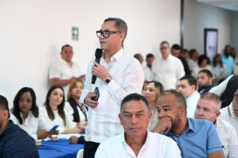 Eddy Olivares, ministro de Trabajo lidera en Espaillat mesa de trabajo Gobierno en las Provincias