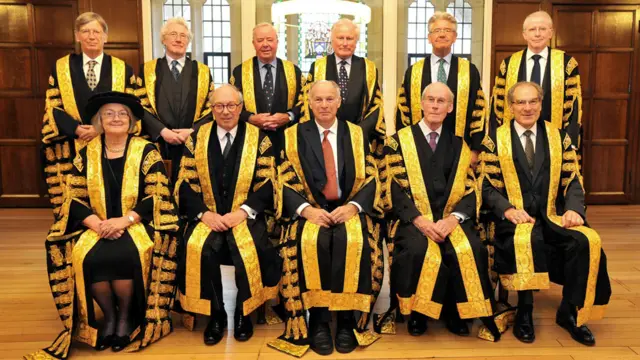 Fallo histórico! La definición legal de mujer se basa en el sexo biológico, dictamina el Tribunal Supremo del Reino Unido