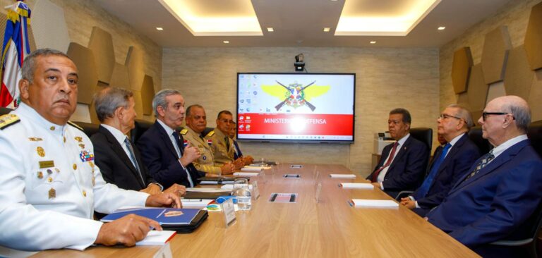 Posponen para el jueves encuentro Abinader y expresidentes sesión inaugural del CES del diálogo sobre crisis haitiana