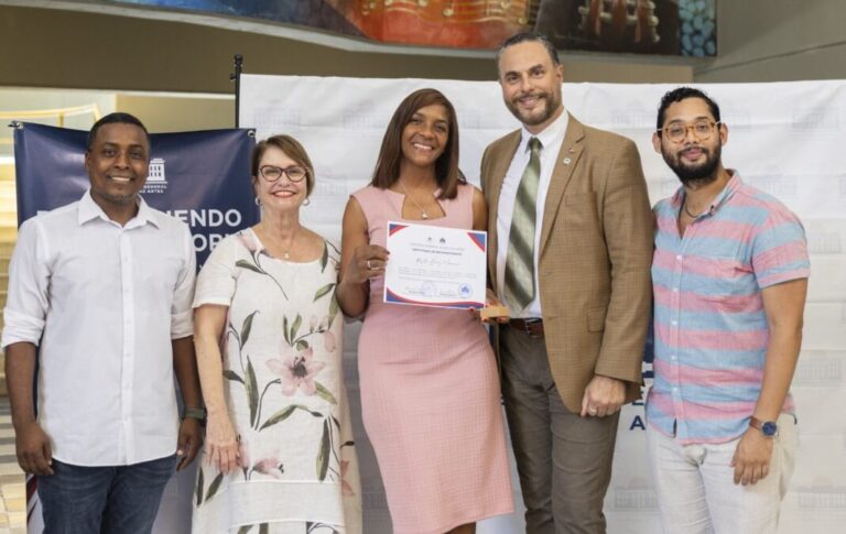 Bellas Artes reconoce a 80 colaboradores ejemplares con más de 25 años de servicio