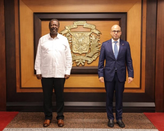 Canciller de Kenia está en RD para reforzar lazos diplomáticos y abordar apoyo a Haití