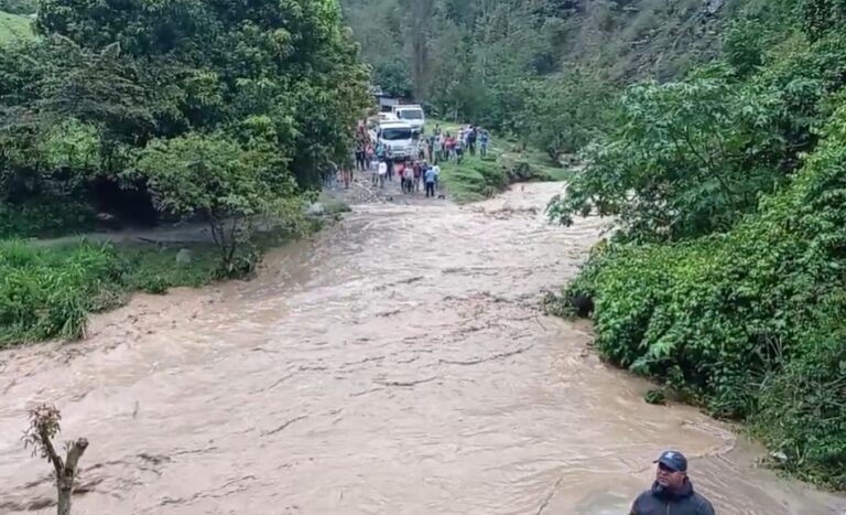 El COE reitera su llamado a la prudencia y a evitar cruzar ríos, arroyos y cañadas