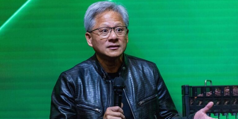El CEO de Nvidia insta a cubrir con IA la escasez de mano de obra en Taiwán