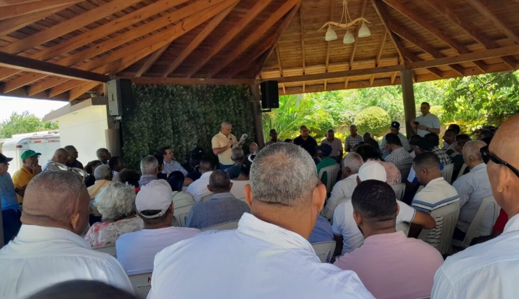 Fuerza del Pueblo realiza asamblea provincial y presenta a Emigdio Sosa como coordinador electoral